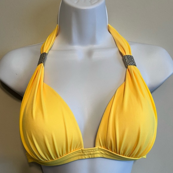 VENUS Other - NWOT Venus bikini top